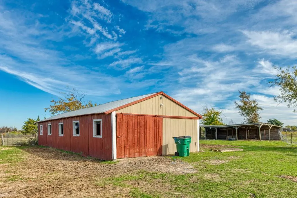 7592 Rawhide Road