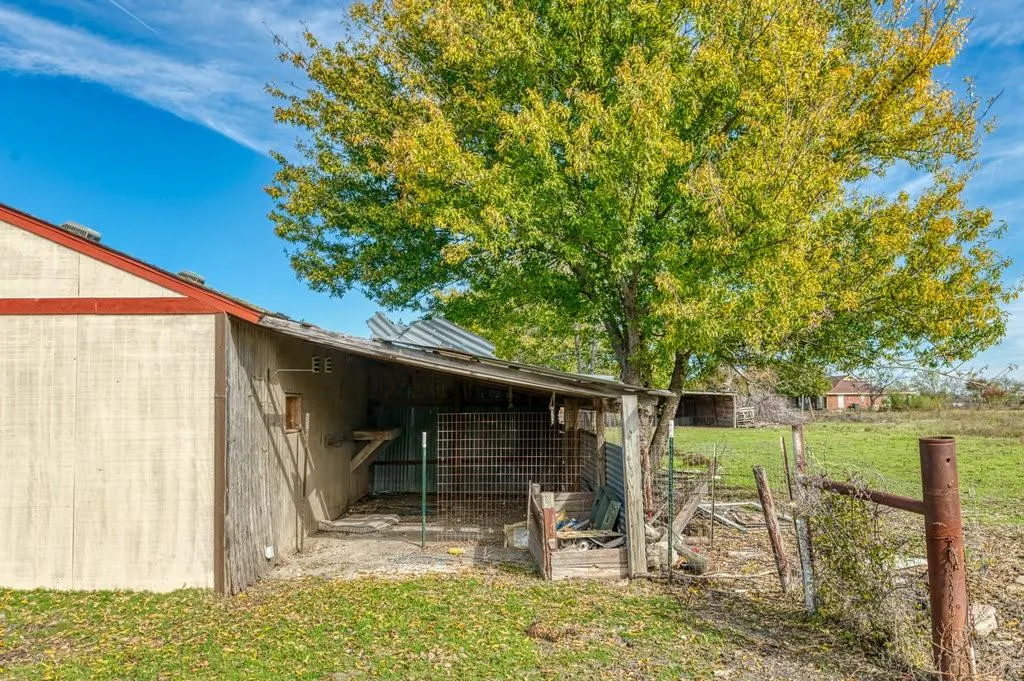 7592 Rawhide Road
