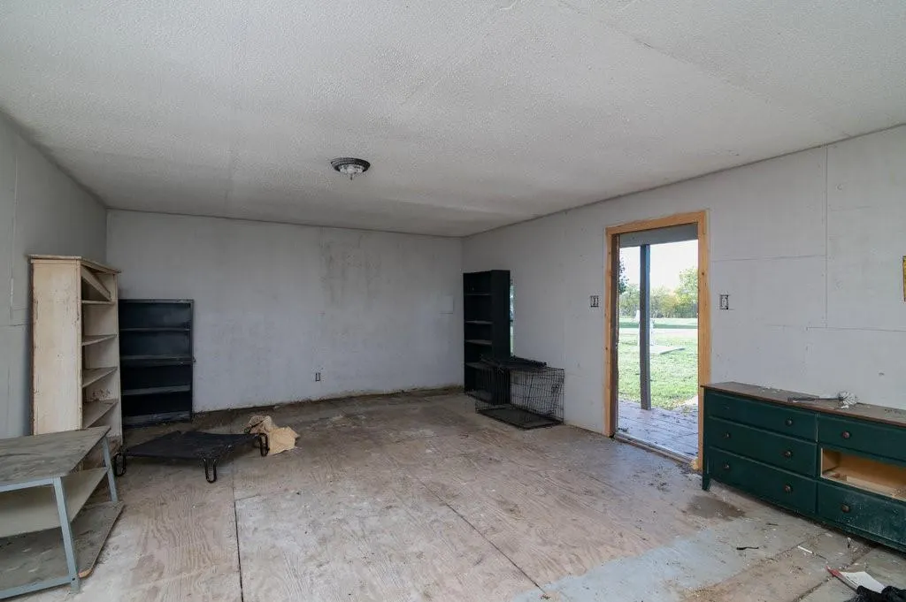 7592 Rawhide Road