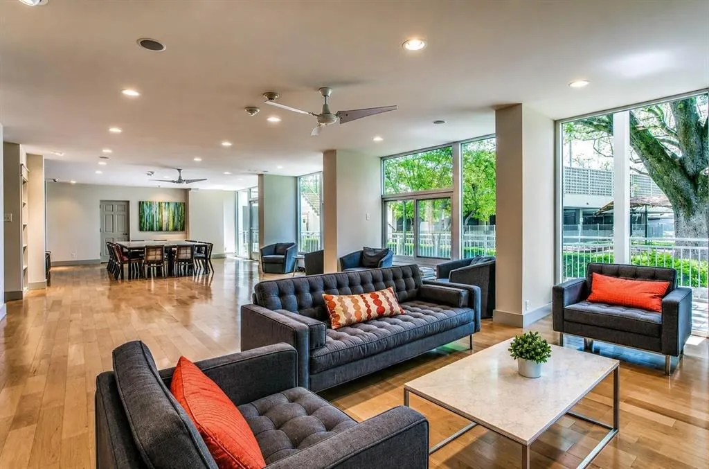 3883 Turtle Creek Boulevard #1712