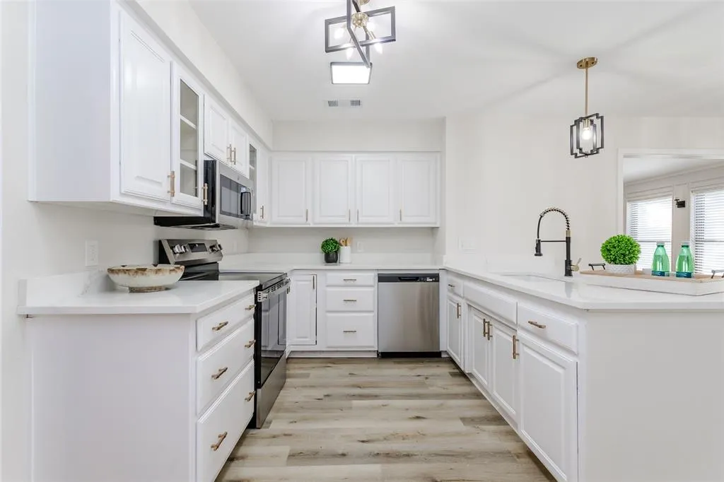 818 Pebblebrook Drive