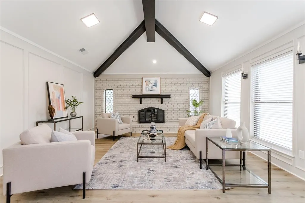 818 Pebblebrook Drive