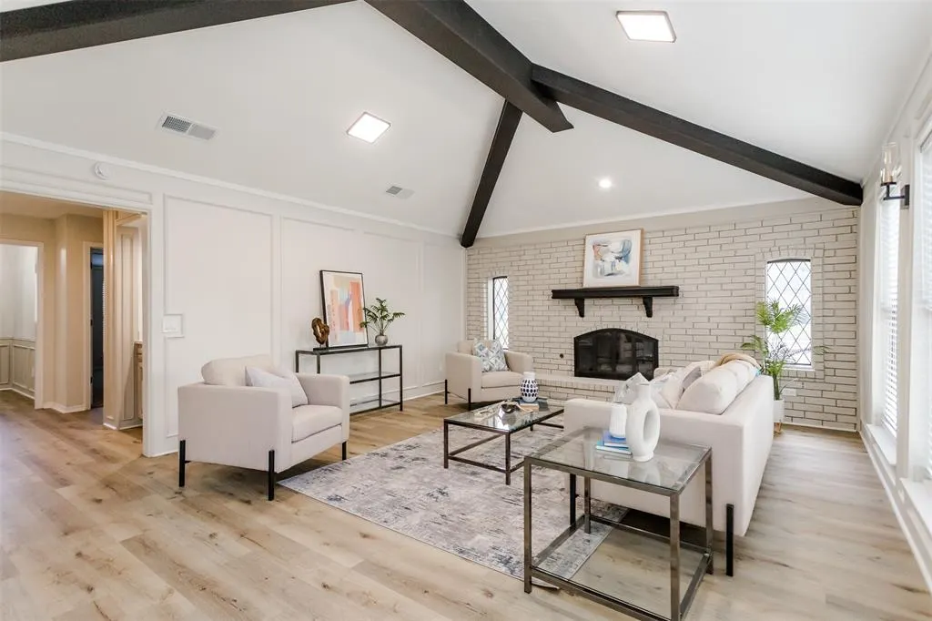 818 Pebblebrook Drive