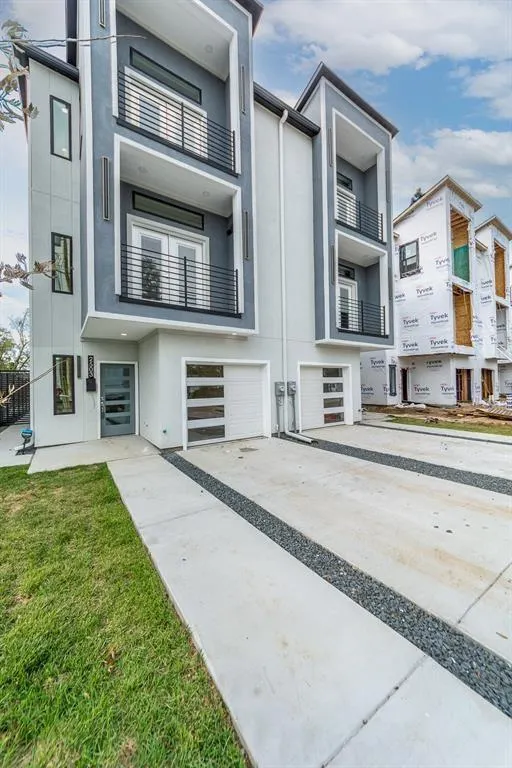 2503 Crossman Avenue