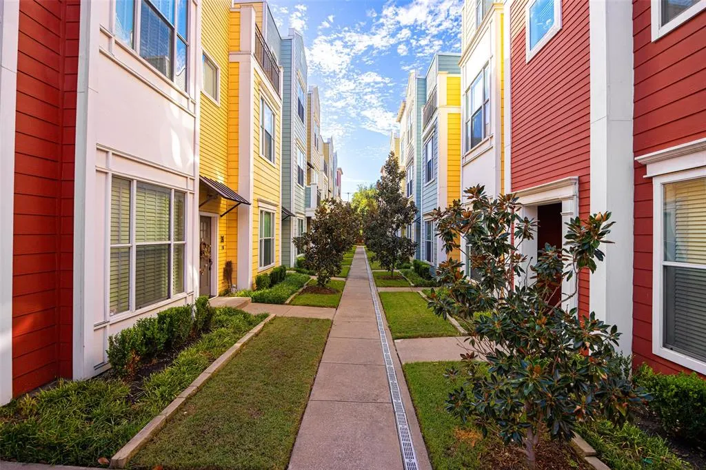 4121 Mckinney Avenue #38