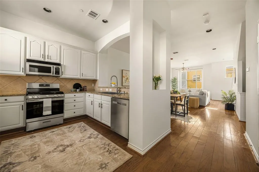 4121 Mckinney Avenue #38