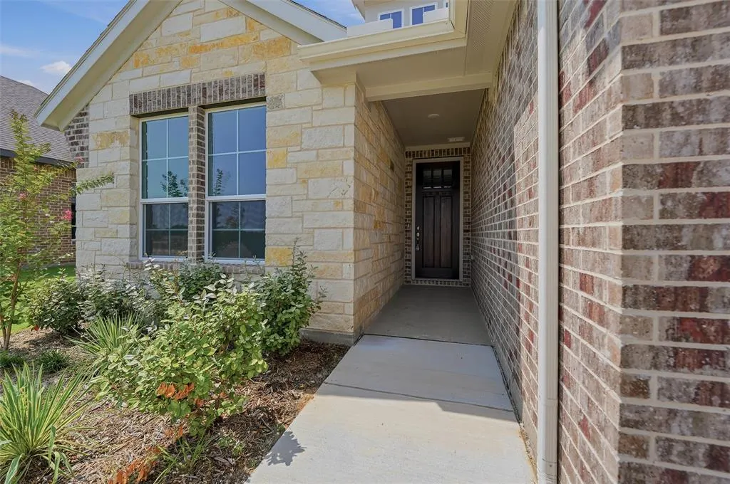 2109 Bluebird Lane