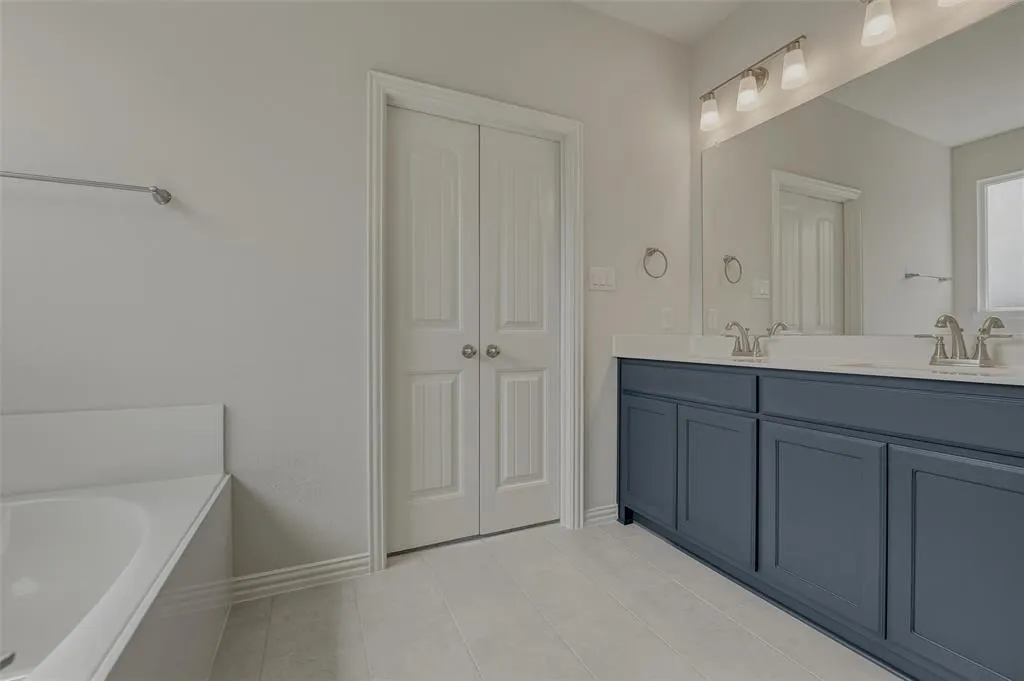 2109 Bluebird Lane