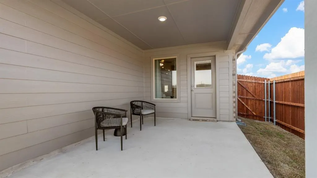 2301 JOHNNY CASH Drive
