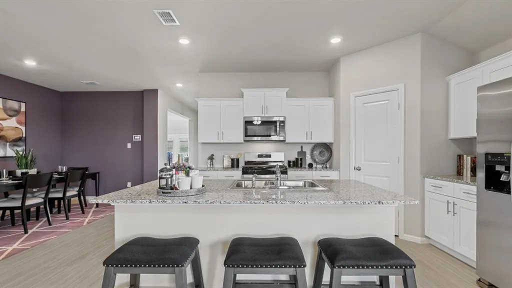 2301 JOHNNY CASH Drive