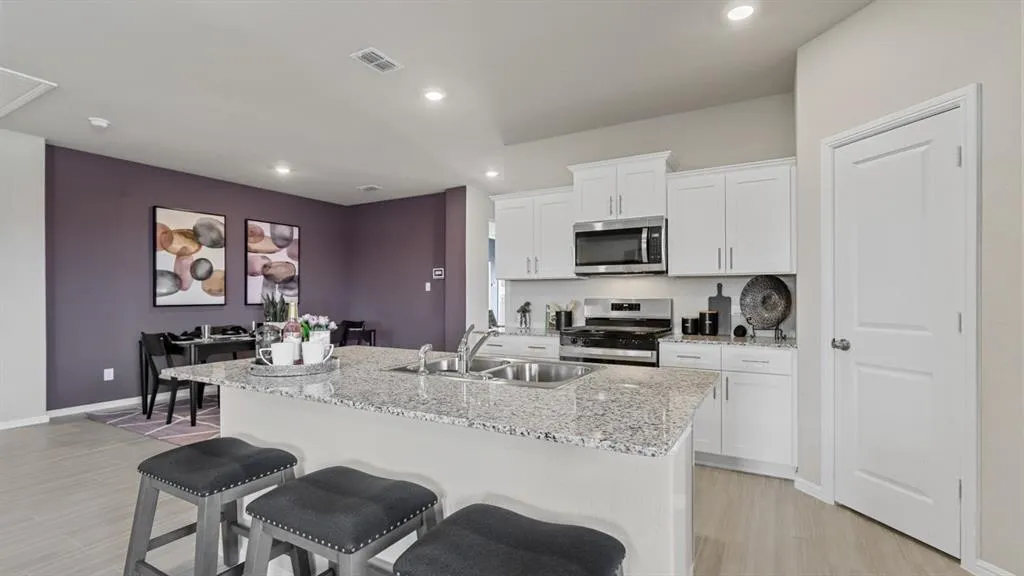 2301 JOHNNY CASH Drive