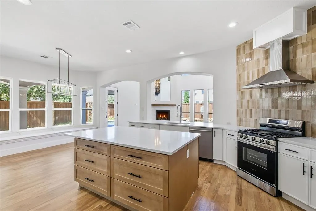 4012 Glenhurst Lane