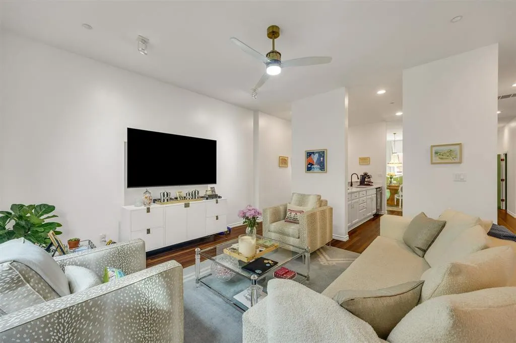 4312 Mckinney Avenue #12
