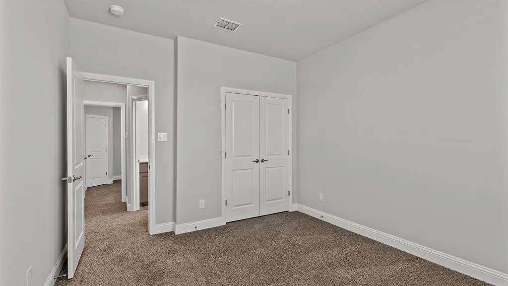 712 SOARING HAWK Drive