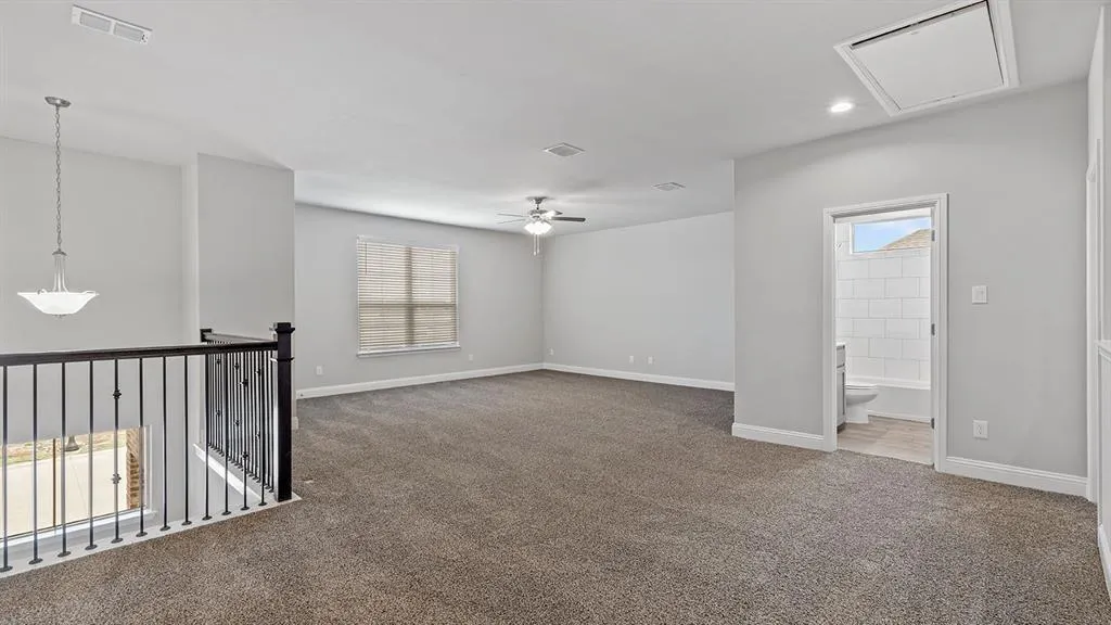712 SOARING HAWK Drive