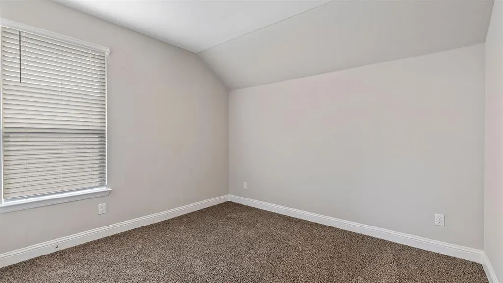 712 SOARING HAWK Drive
