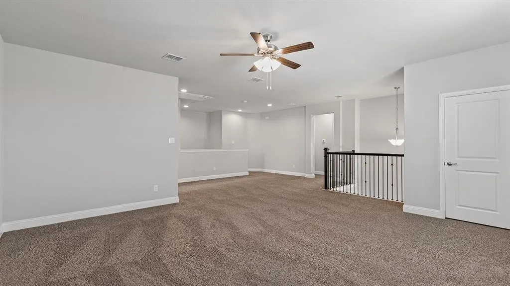 712 SOARING HAWK Drive