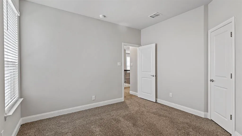 712 SOARING HAWK Drive