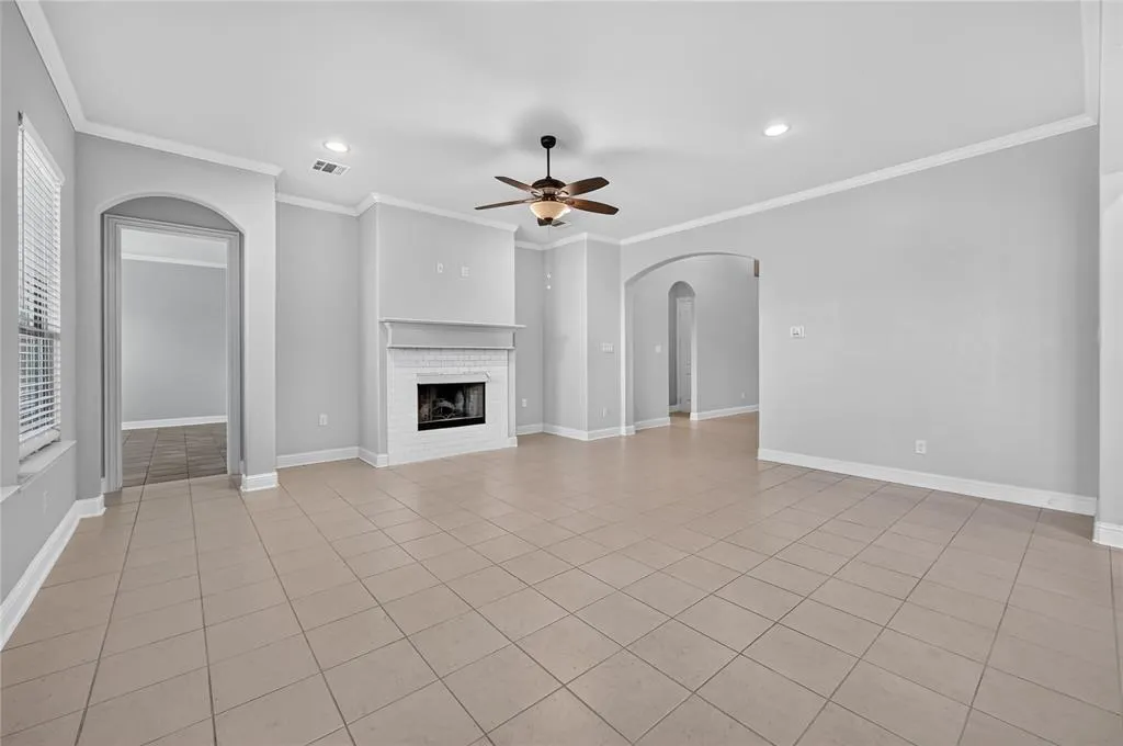 1937 Manzana Way