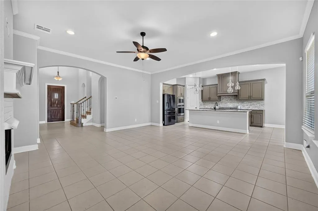 1937 Manzana Way