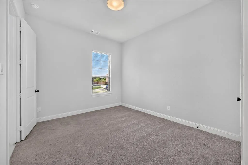1937 Manzana Way
