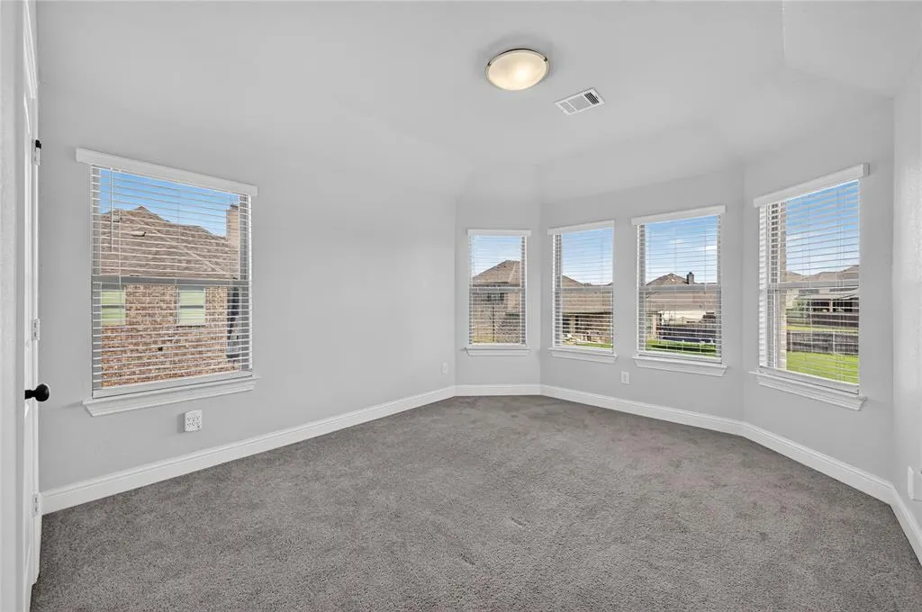 1937 Manzana Way