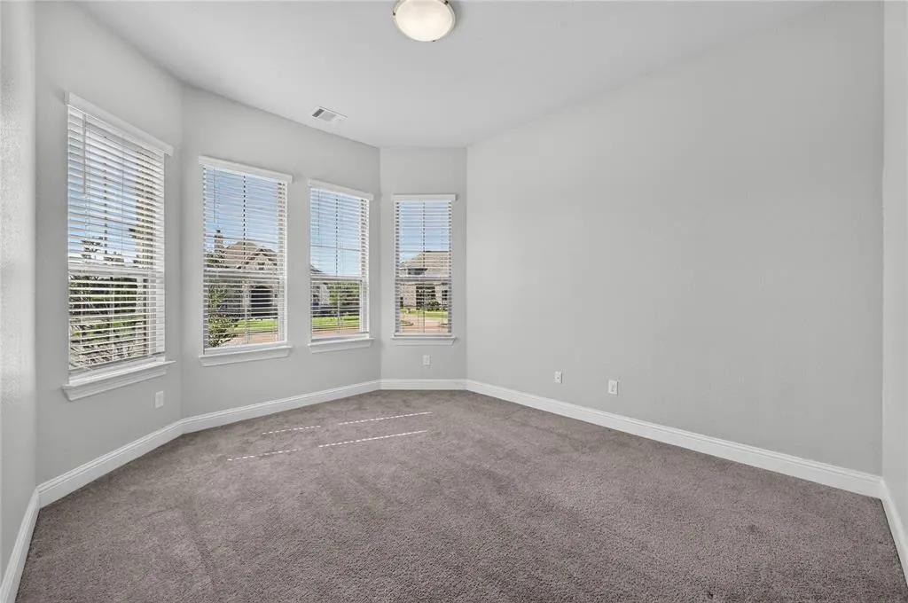 1937 Manzana Way