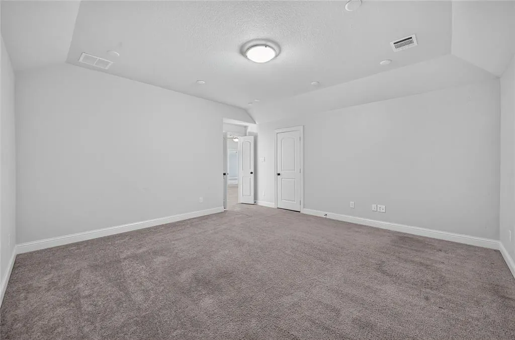 1937 Manzana Way