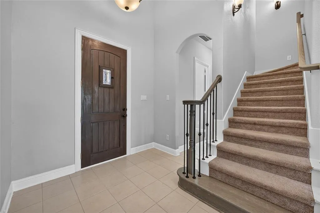1937 Manzana Way