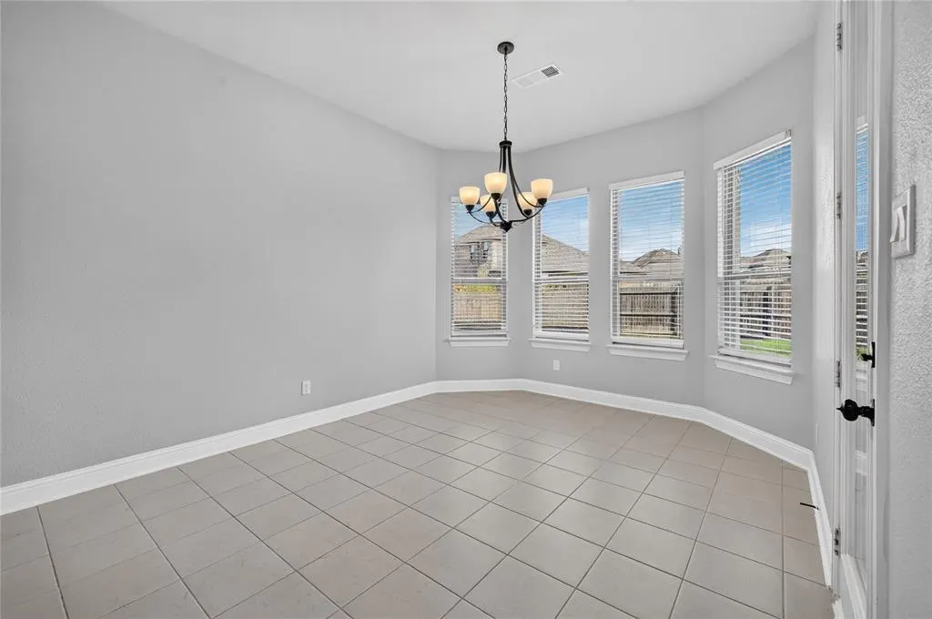 1937 Manzana Way