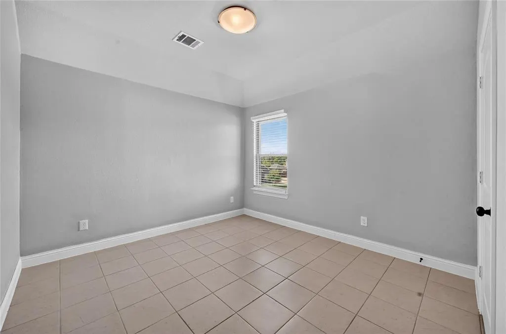 1937 Manzana Way