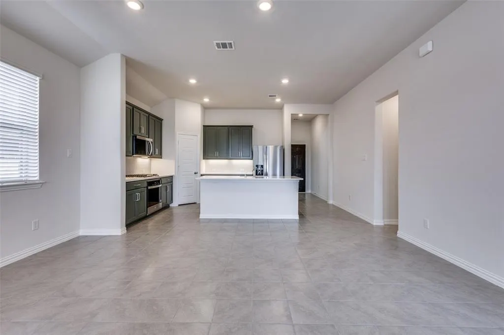 3325 Cross Shore Drive