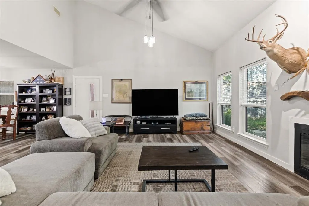 6409 Ridgemont Drive