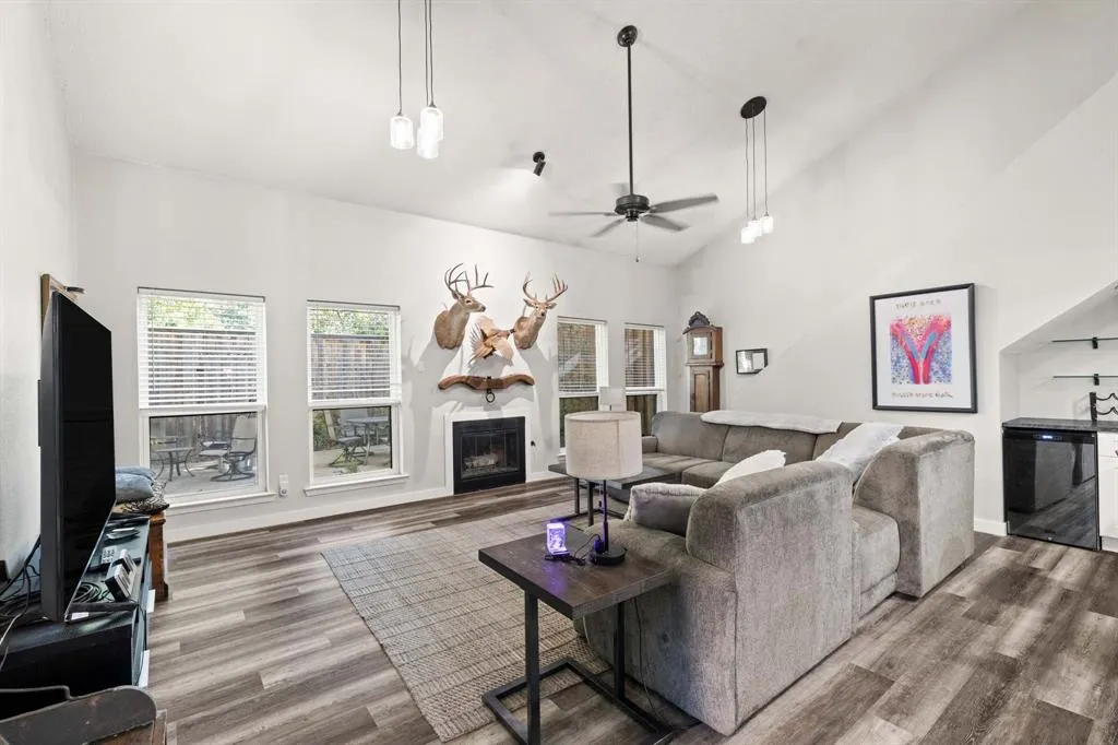 6409 Ridgemont Drive