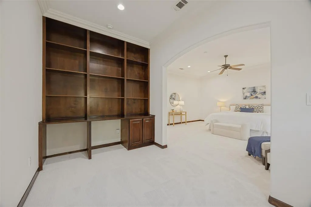 4323 Gilbert Avenue #2