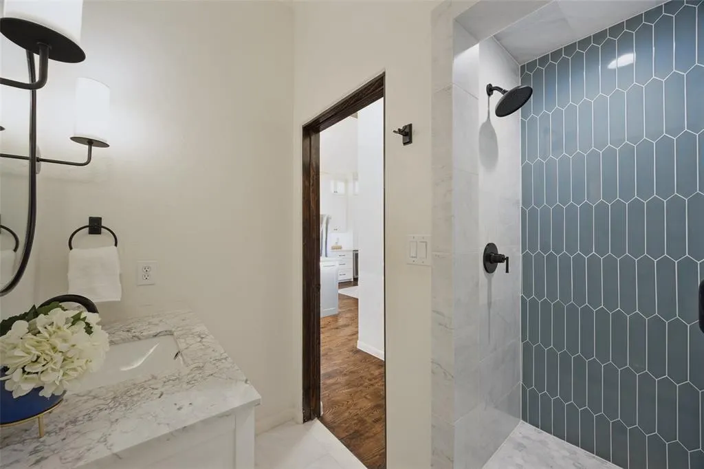 4323 Gilbert Avenue #2
