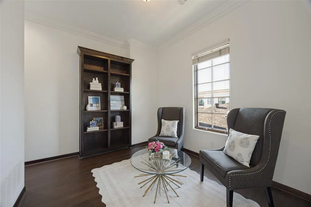 4323 Gilbert Avenue #2