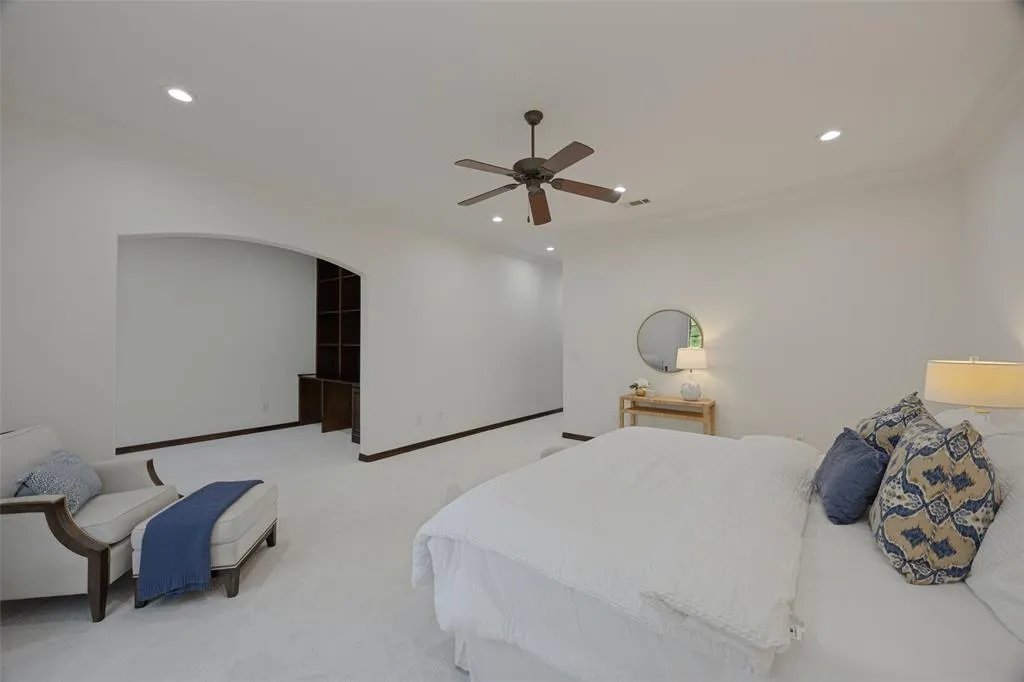 4323 Gilbert Avenue #2