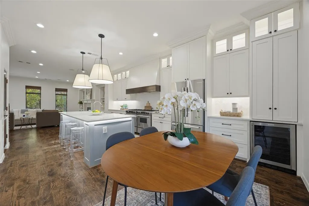 4323 Gilbert Avenue #2