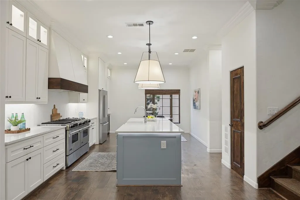 4323 Gilbert Avenue #2