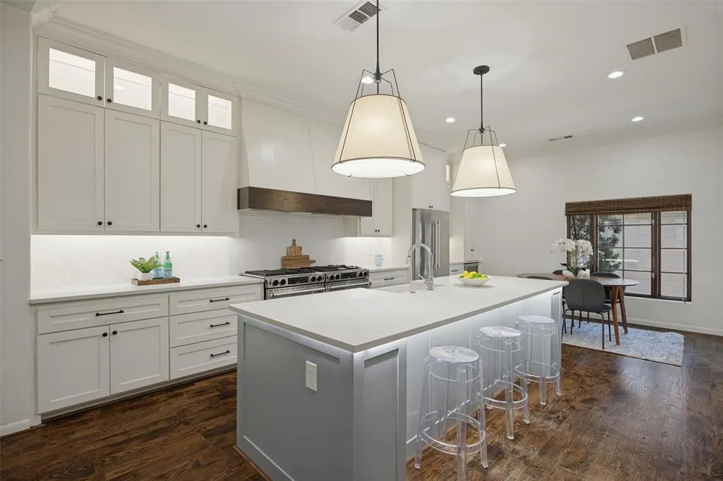 4323 Gilbert Avenue #2