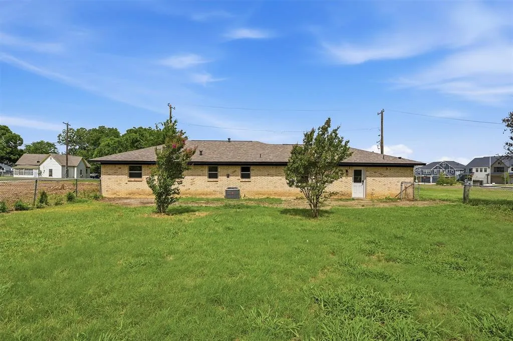 607 N Louisiana Drive