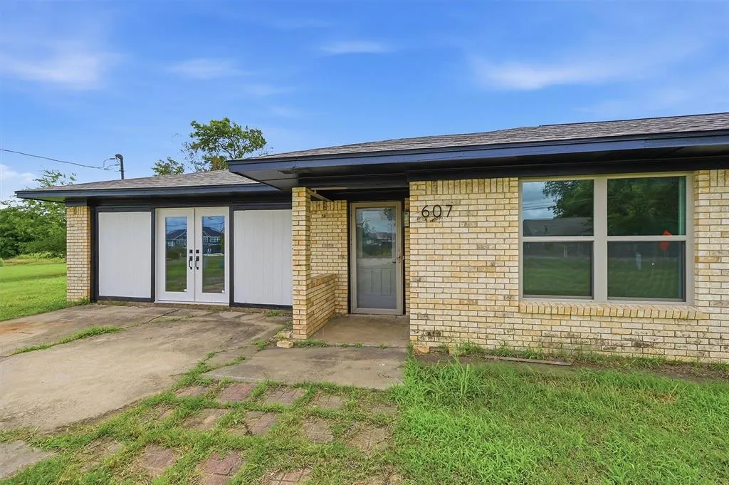 607 N Louisiana Drive