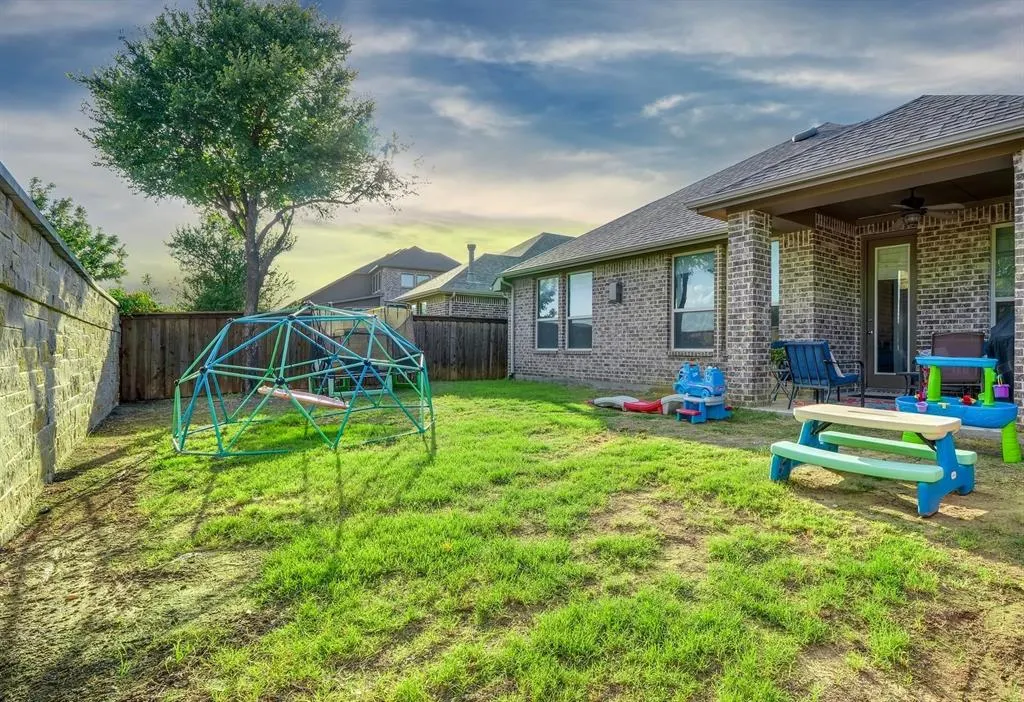 124 Village Creek Drive