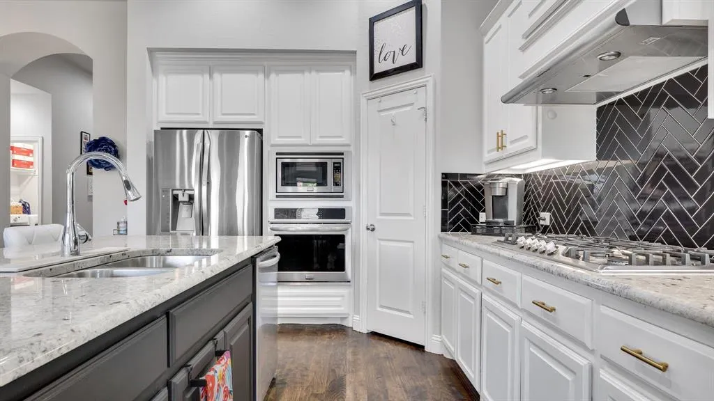 124 Village Creek Drive