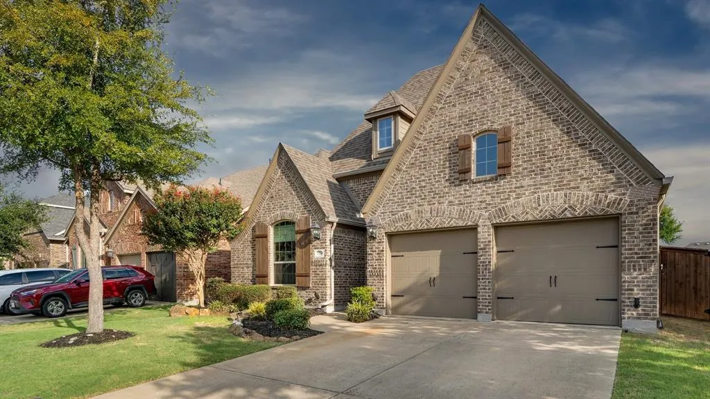 124 Village Creek Drive