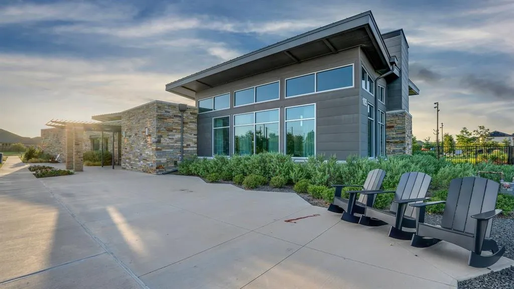 124 Village Creek Drive