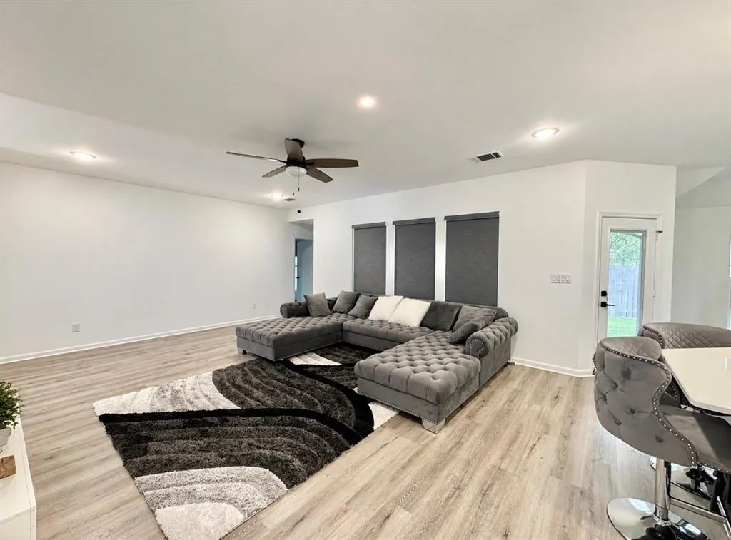 1134 Vintage Avenue