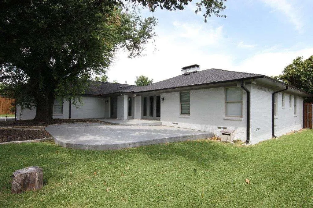 7614 Azalea Lane