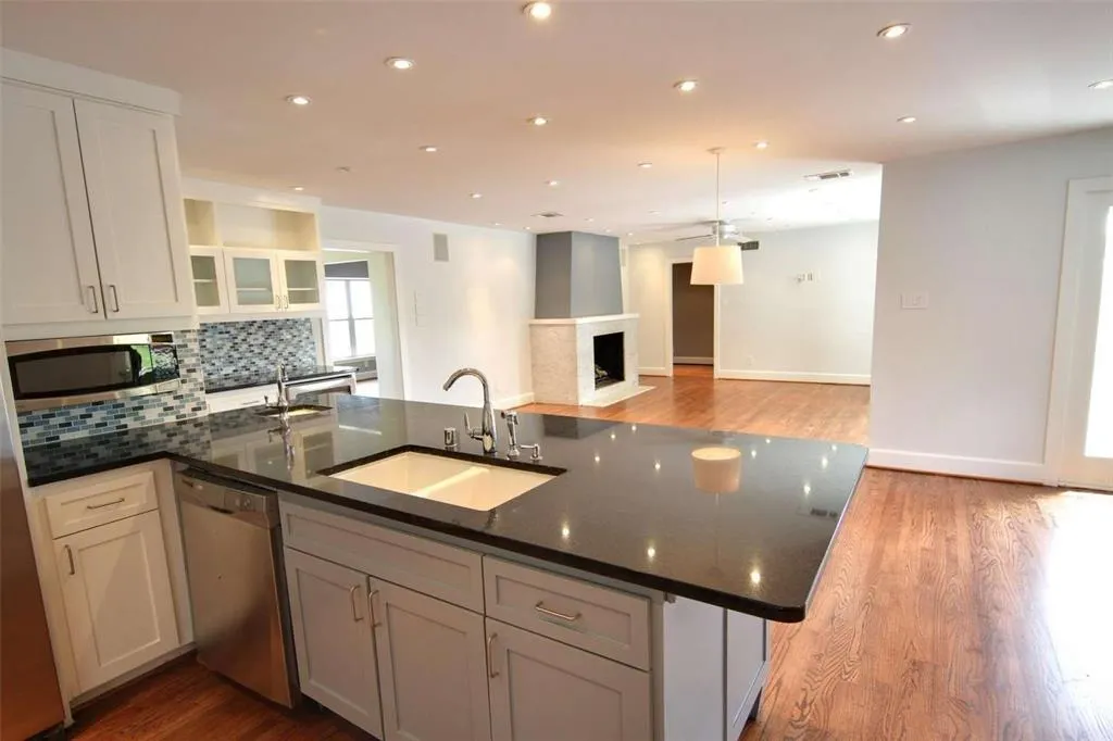 7614 Azalea Lane